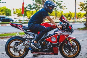 Siêu môtô Honda CBR1000RR độ "cực chất" tại Sài Gòn